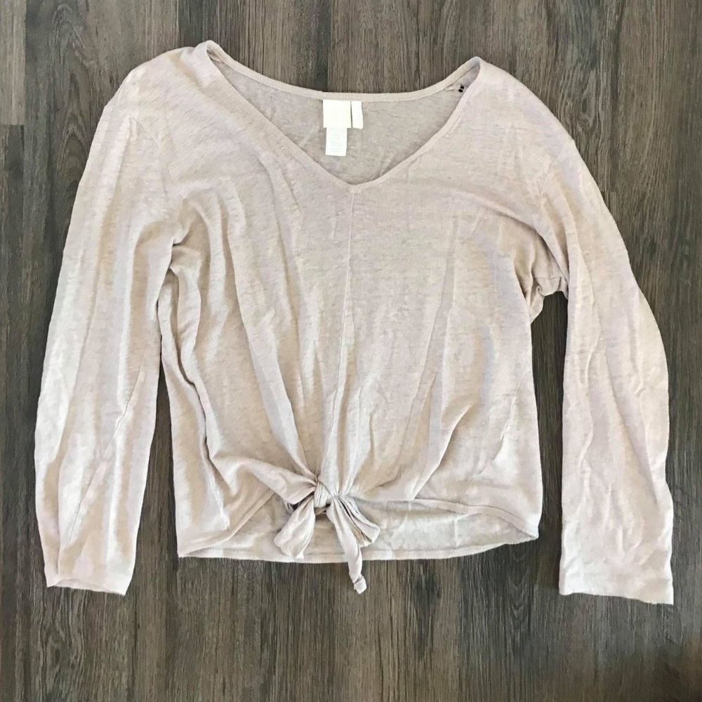 Long sleeve V-neck - front knot - ** 3/$20 **